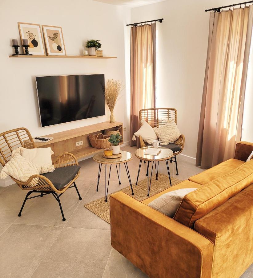 Pine Point Apartament With Terrace, Shared Pool, Tennis Court Поберово Екстериор снимка