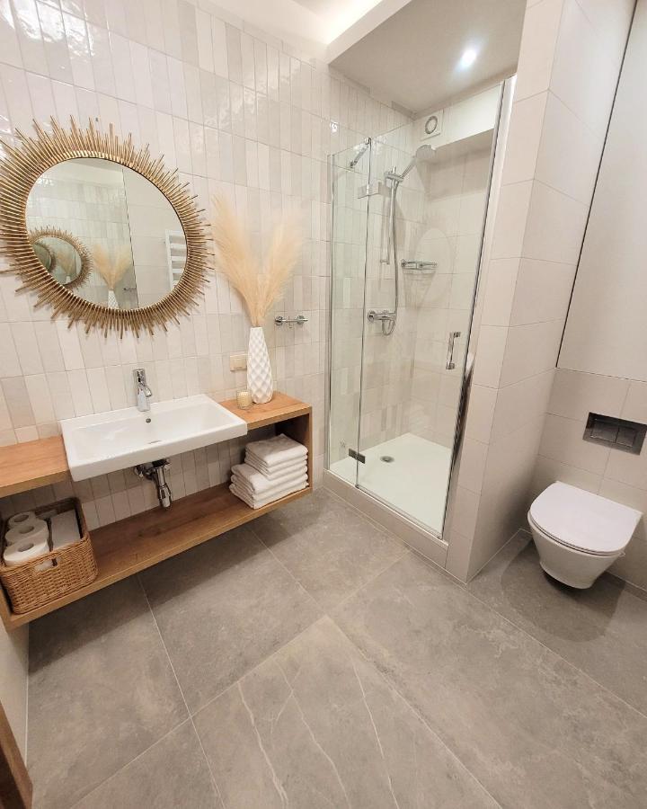 Pine Point Apartament With Terrace, Shared Pool, Tennis Court Поберово Екстериор снимка