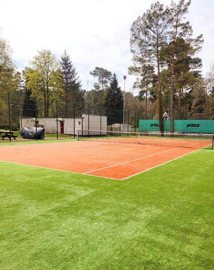 Pine Point Apartament With Terrace, Shared Pool, Tennis Court Поберово Екстериор снимка