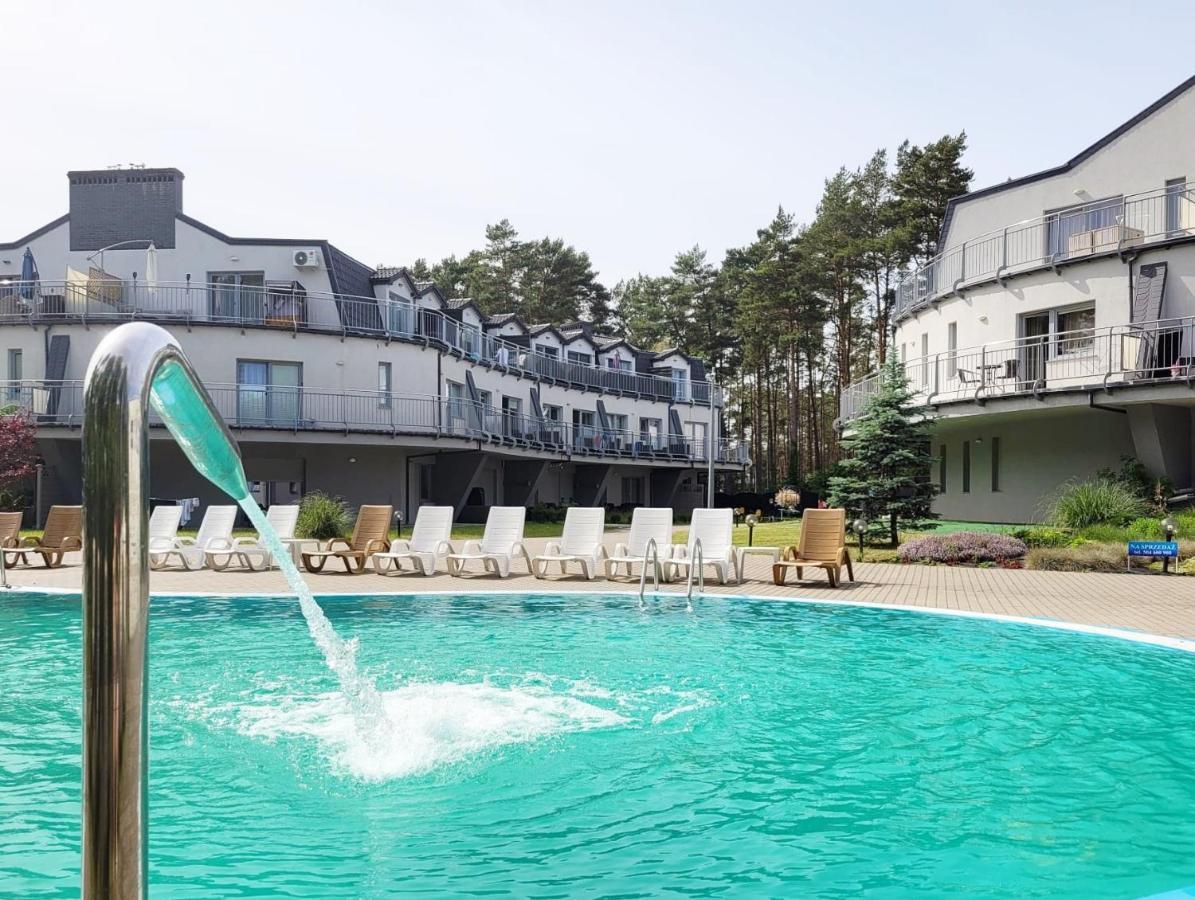 Pine Point Apartament With Terrace, Shared Pool, Tennis Court Поберово Екстериор снимка