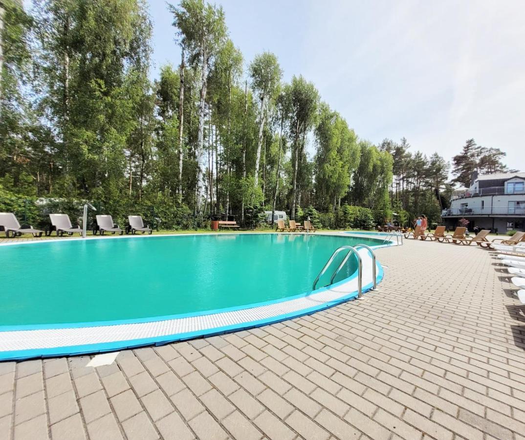 Pine Point Apartament With Terrace, Shared Pool, Tennis Court Поберово Екстериор снимка